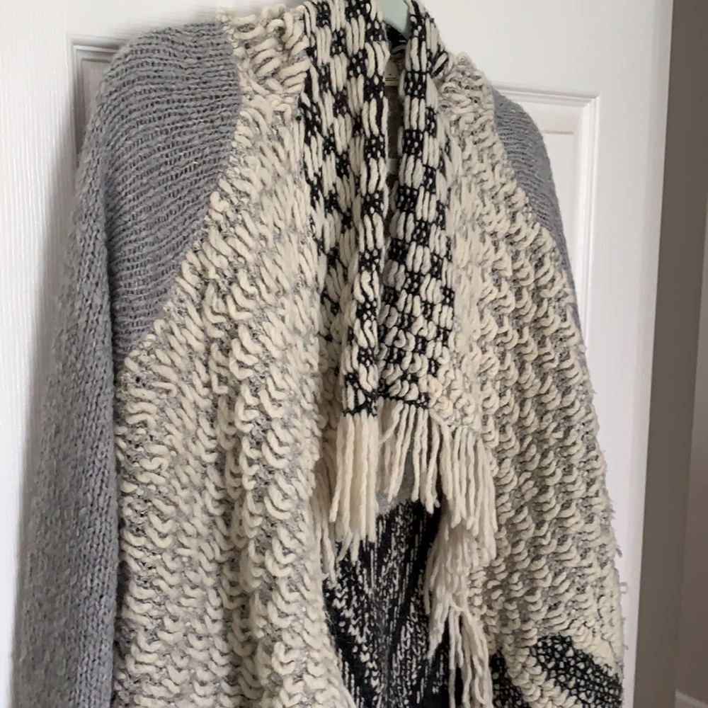 Sweater - Picture 2 of 3
